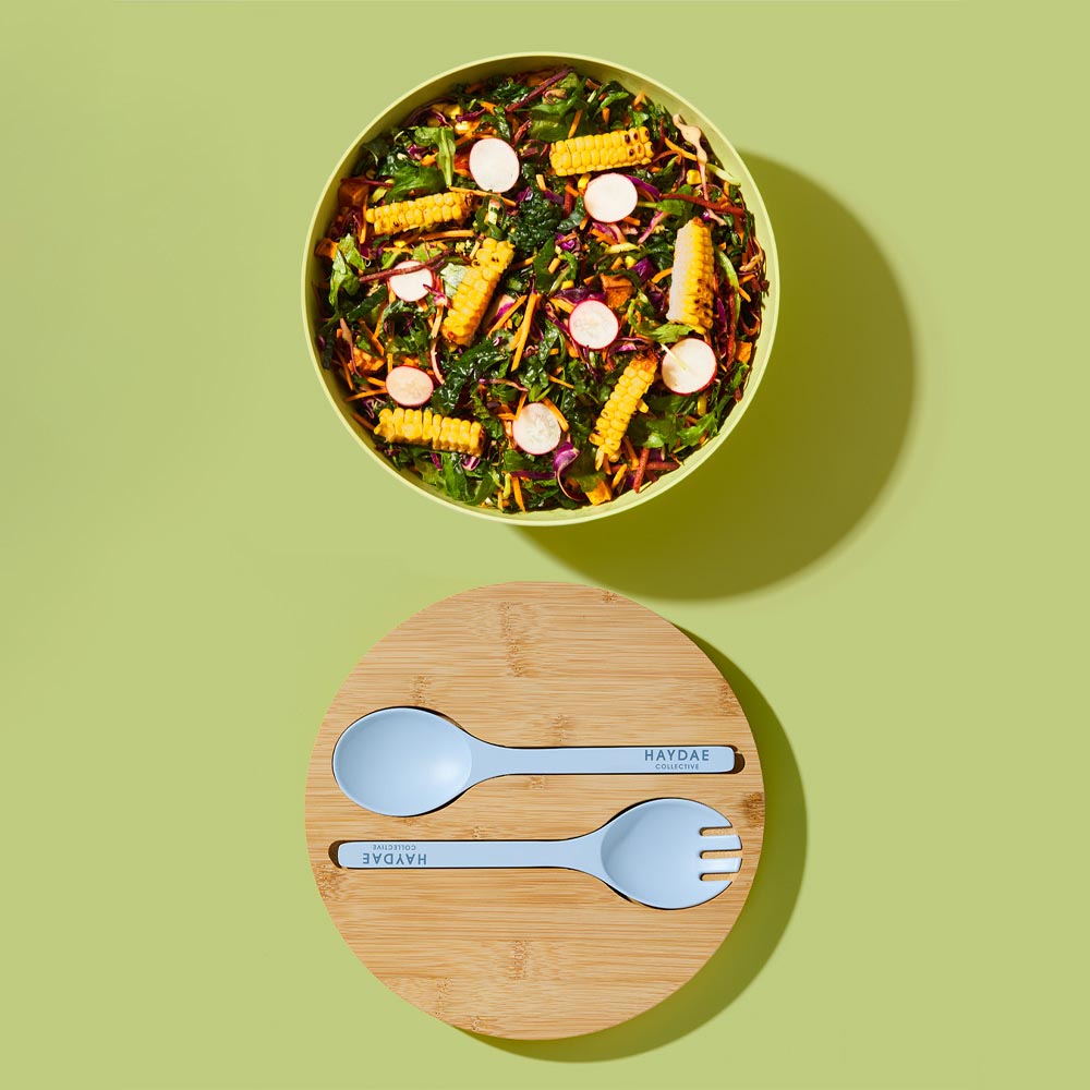 Salad Bowl With bamboo lid and melamine Servers - Robins Kitchen