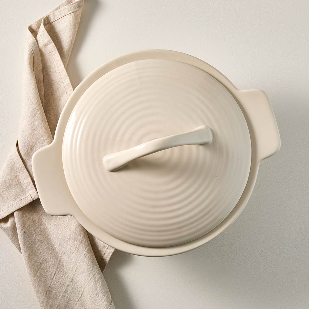 OvenBake Casserole Dish with Lid 3L Oat Cream at Robins Kitchen