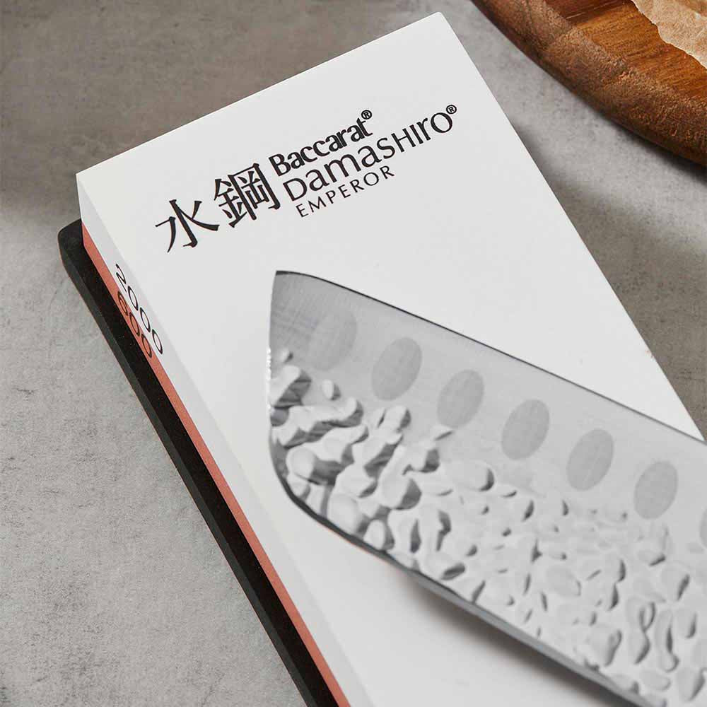 Close up of 600/2000 whetstone and santoku knife - Robins Kitchen