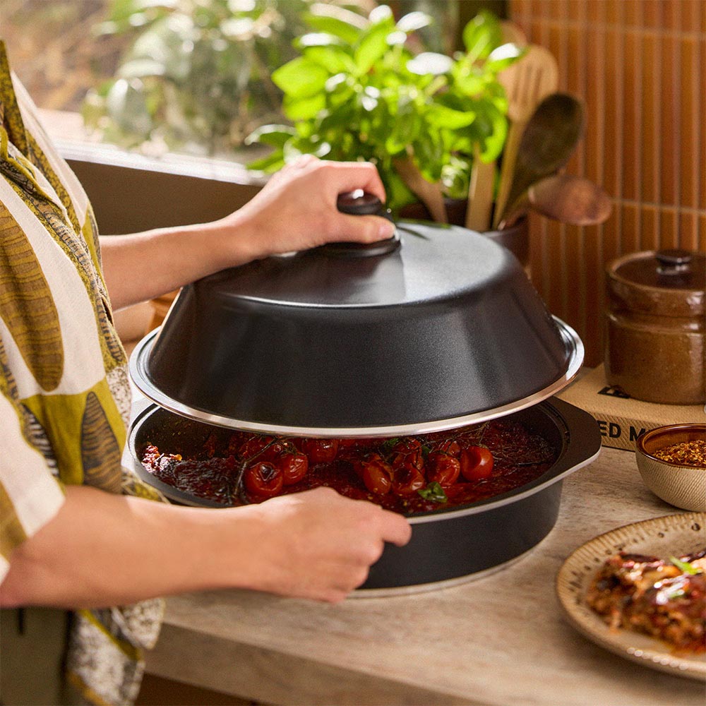 Bessemer Non Stick Round Baking Dish 34cm Black