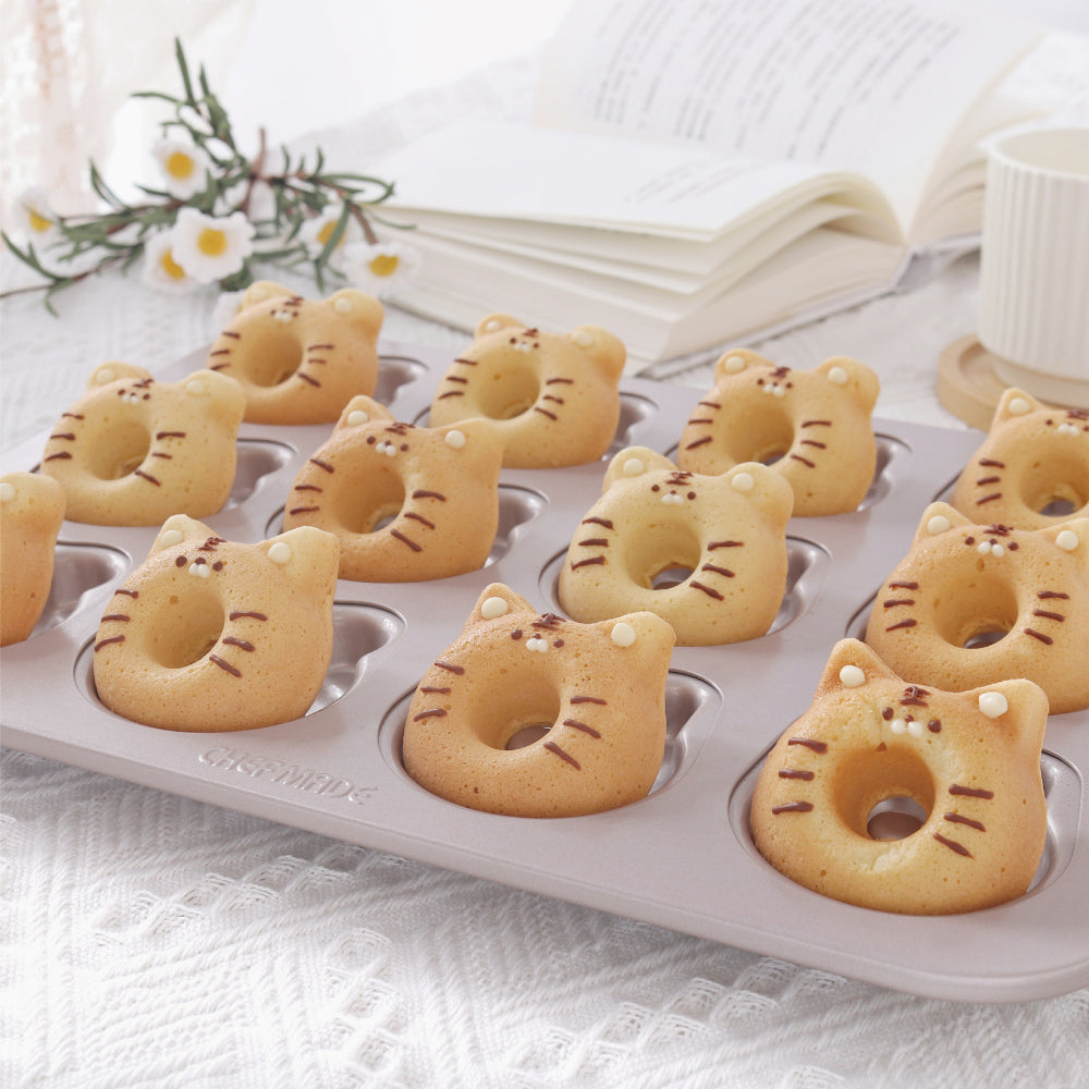Chefmade 12 Cup Bear & Cat Cake Pan