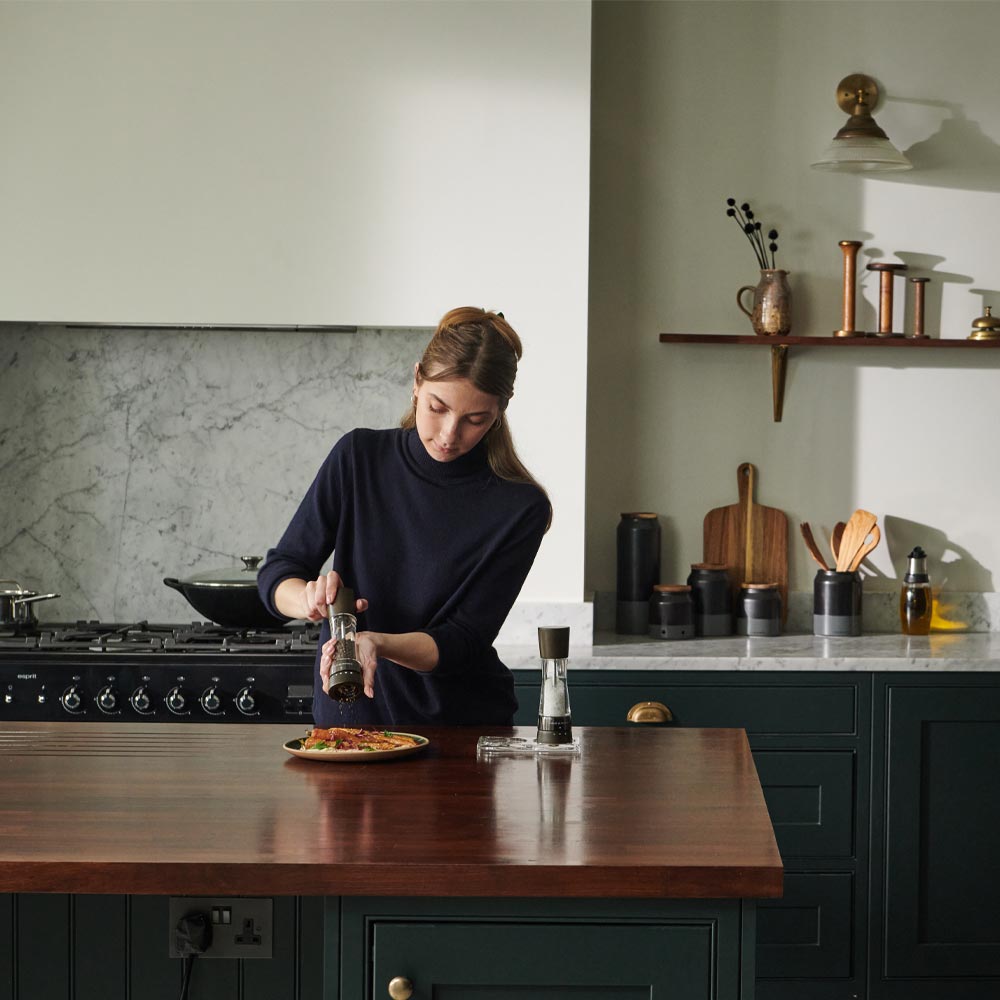 Cole & Mason Derwent Salt & Pepper Mill Gift Set Black Robins Kitchen