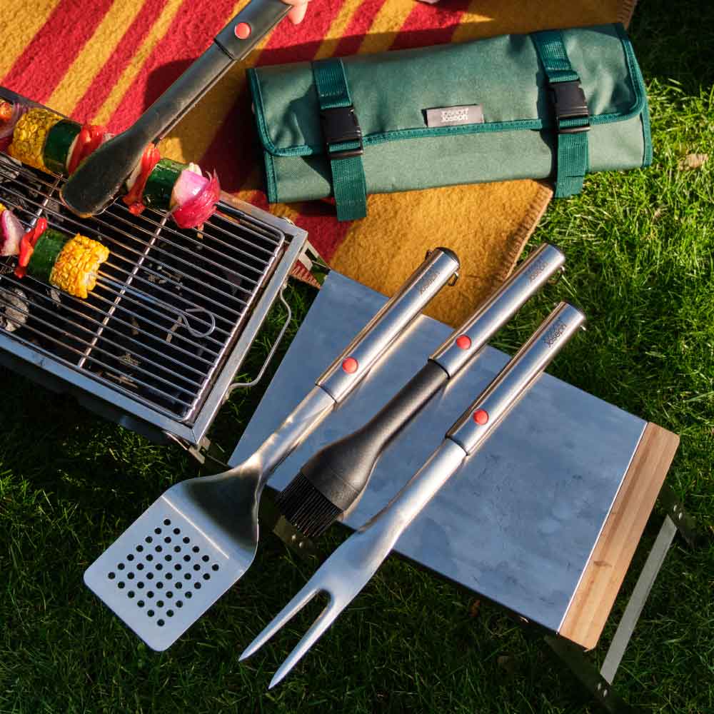 Joseph Joseph Grillout Heavy-Duty BBQ Cleaning Brush With Retractable Head at Robins Kitchen