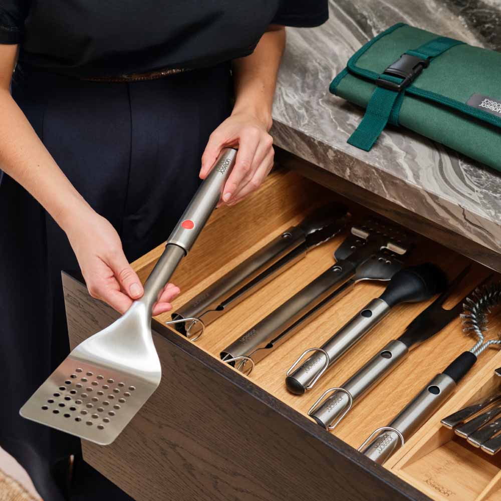 Joseph Joseph Grillout BBQ Turner Tongs With Retractable Head at Robins Kitchen