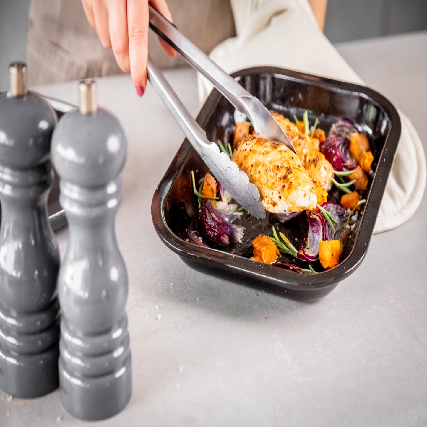 MasterCraft Professional Vitreous Enamel Roasting Pan 27x21x4cm