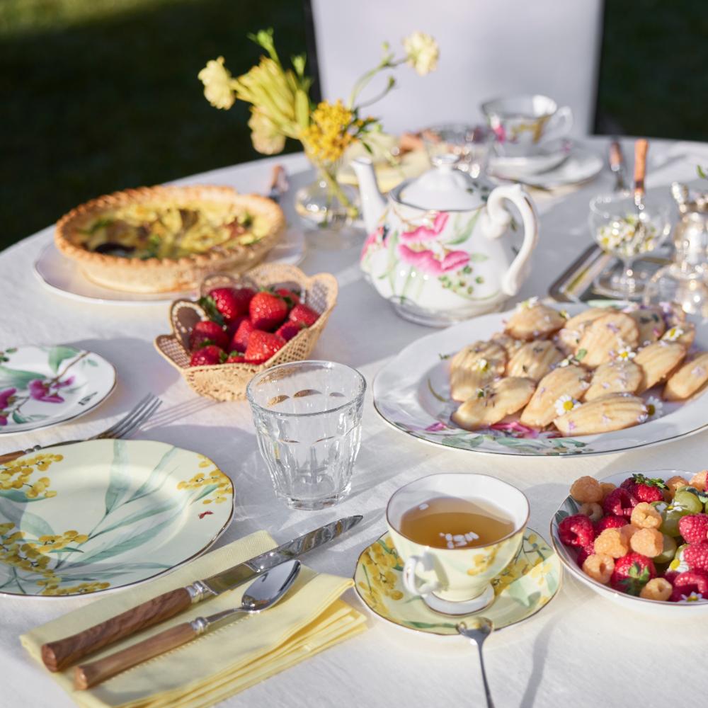 Miranda Kerr for Royal Albert Australiana Teapot, Sugar & Creamer White