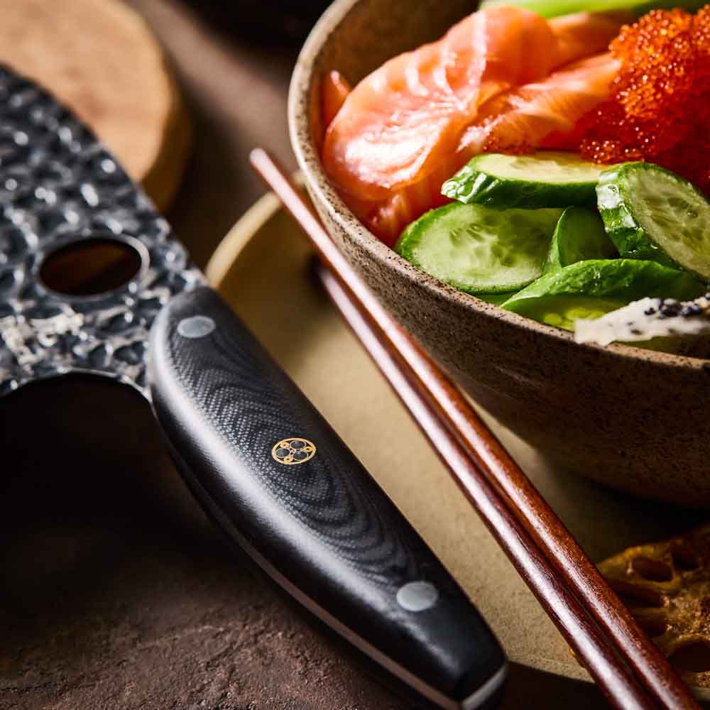 Baccarat KUROI KIBA 7 Piece Knife Block detail image of handle at Robins Kitchen