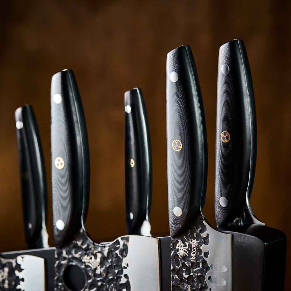 Baccarat KUROI KIBA 7 Piece Knife Block detail image of handles at Robins Kitchen