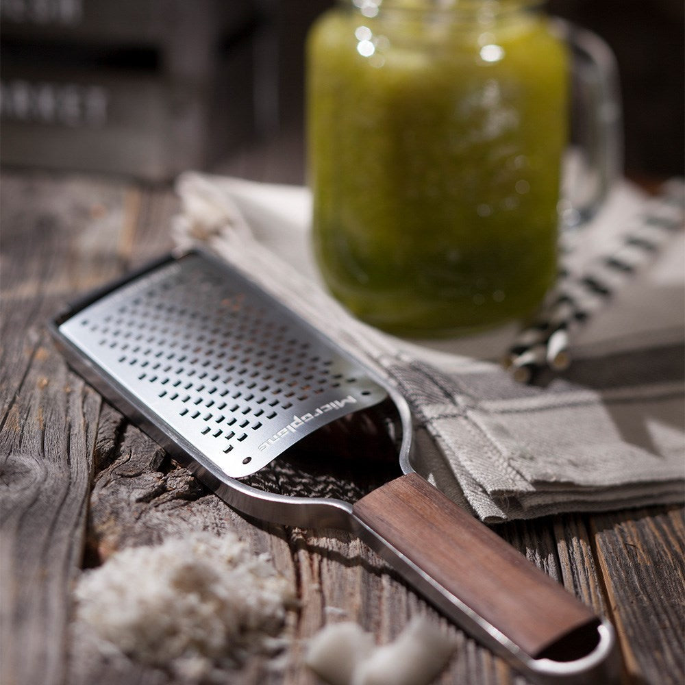 Microplane Master Series Coarse Grater